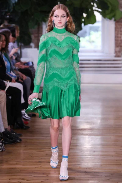 Look 50